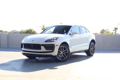 2025 Porsche Macan AWD