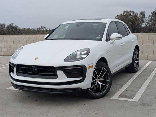 2025 Porsche Macan AWD