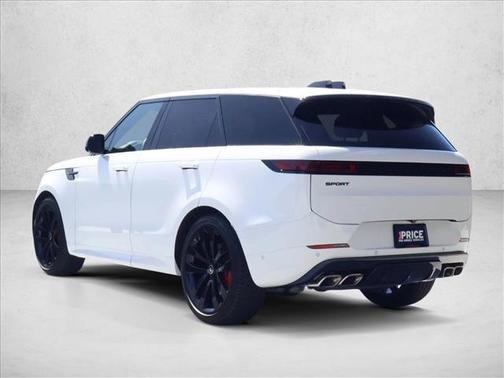 Ostuni Pearl White Premium Metallic 2025 Land Rover Range Rover Sport SE