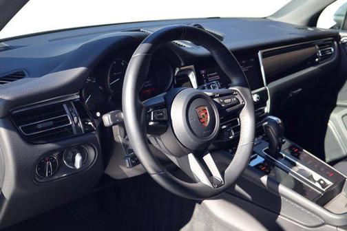 2025 Porsche Macan T