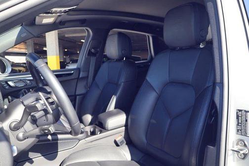 2025 Porsche Macan T