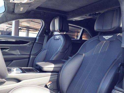 2022 Bentley Flying Spur V8