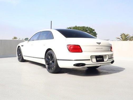 2022 Bentley Flying Spur V8