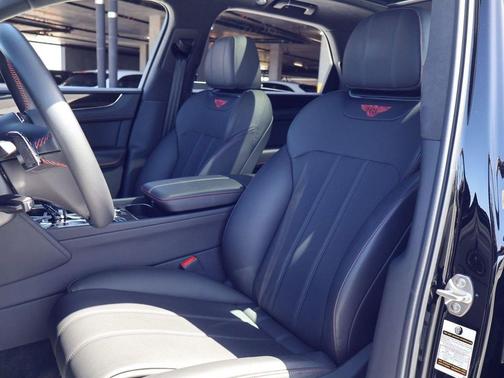 Beluga 2019 Bentley Bentayga V8