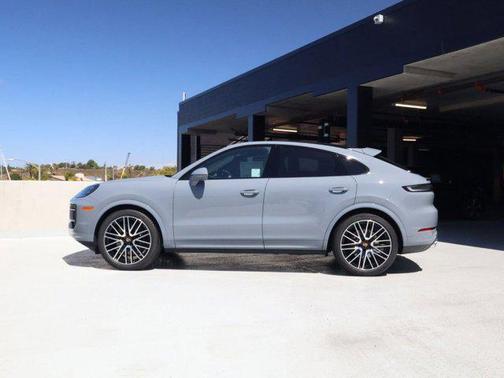 Arctic Grey 2026 Porsche Cayenne Cayenne