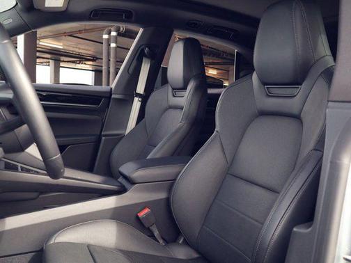 Dolomite Silver Metallic 2025 Porsche Macan Macan Electric