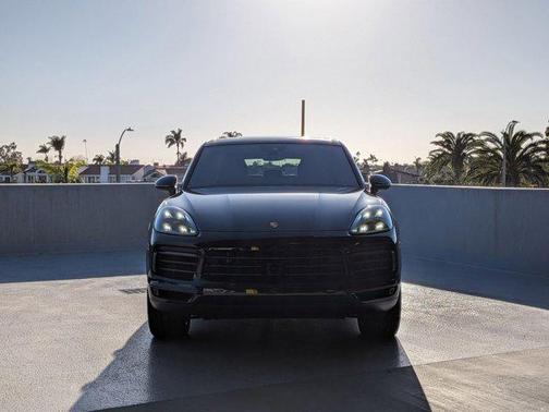 2022 Porsche Cayenne Platinum Edition