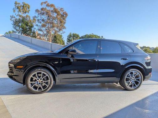 2022 Porsche Cayenne Platinum Edition