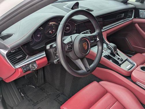 2022 Porsche Panamera 4