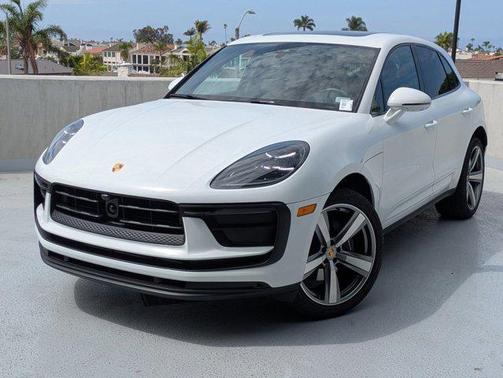 2025 Porsche Macan AWD