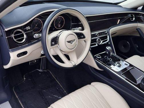 Snow Quartz Pearlescent by Mulliner 2021 Bentley Flying Spur W12