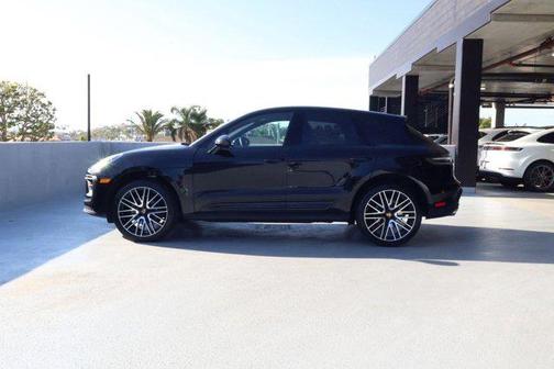 2025 Porsche Macan AWD