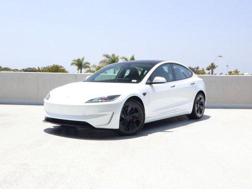 Pearl White Multi-Coat 2025 Tesla Model 3 Performance