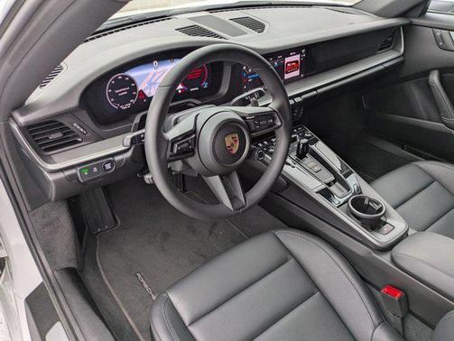 2025 Porsche 911 Carrera
