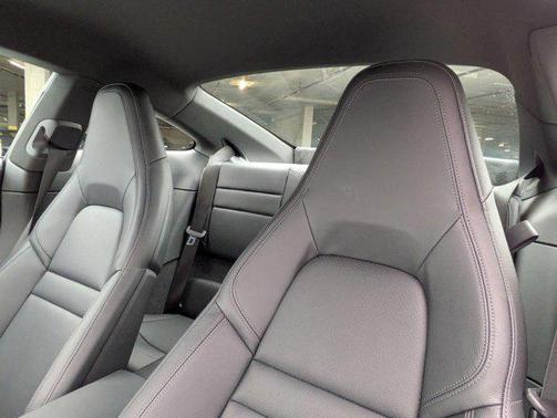2025 Porsche 911 Carrera