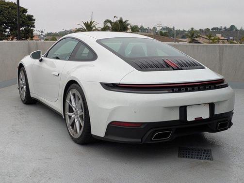 2025 Porsche 911 Carrera