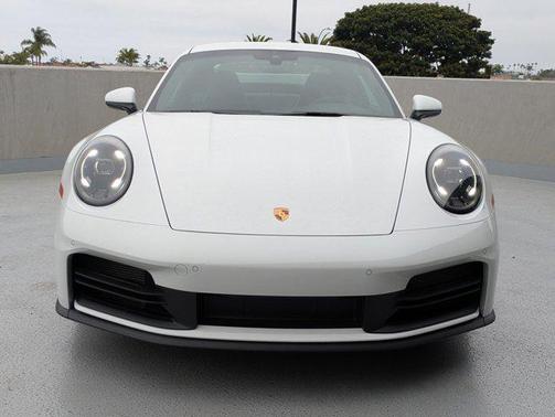2025 Porsche 911 Carrera