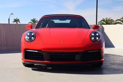 2022 Porsche 911 Carrera