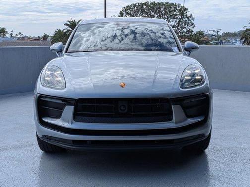 2023 Porsche Macan AWD
