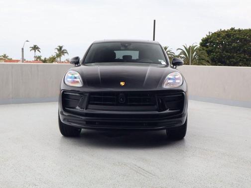 Jet Black Metallic 2026 Porsche Macan Macan