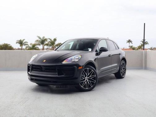 Jet Black Metallic 2026 Porsche Macan Macan