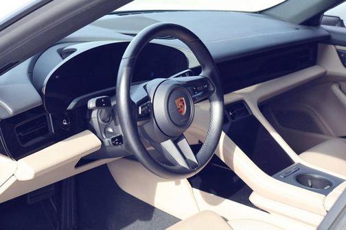 2022 Porsche Taycan RWD