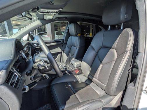 2024 Porsche Macan AWD