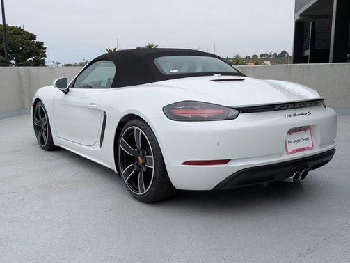 2025 Porsche 718 Boxster S