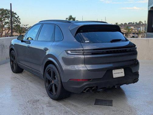 2025 Porsche Cayenne S
