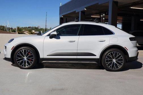 2025 Porsche Macan 4S