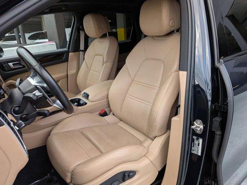 2023 Porsche Cayenne Platinum Edition