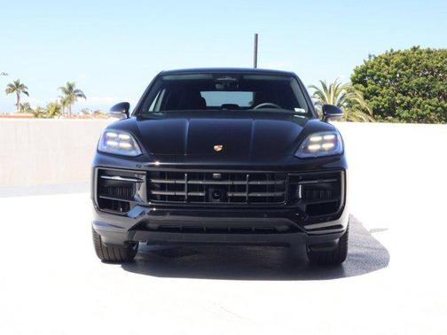 Chromite Black Metallic 2026 Porsche Cayenne Cayenne