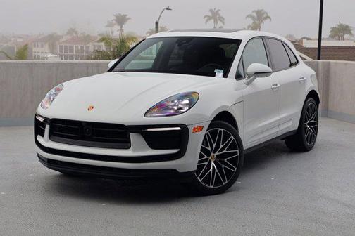 2025 Porsche Macan AWD