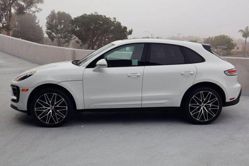 2025 Porsche Macan AWD