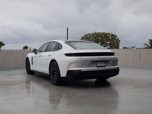 2026 Porsche Panamera RWD