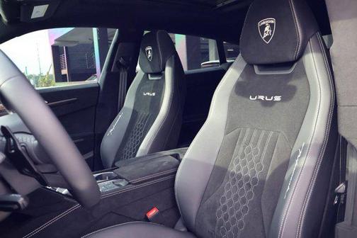 2024 Lamborghini Urus Performante