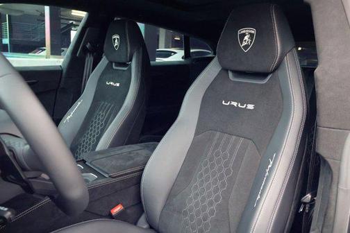 2024 Lamborghini Urus Performante
