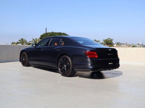 Dark Sapphire Metallic 2024 Bentley Flying Spur Speed