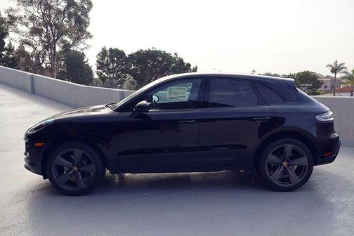 2026 Porsche Macan AWD