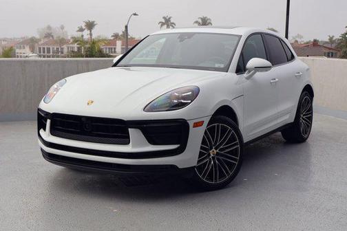 2025 Porsche Macan AWD