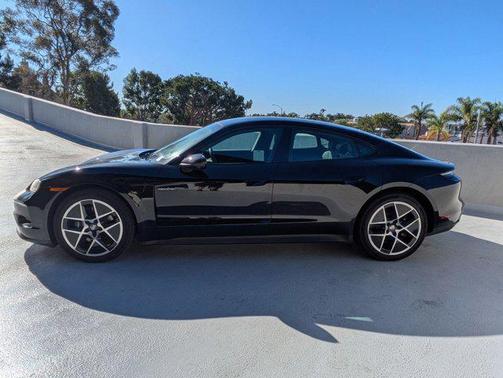 2025 Porsche Taycan 4
