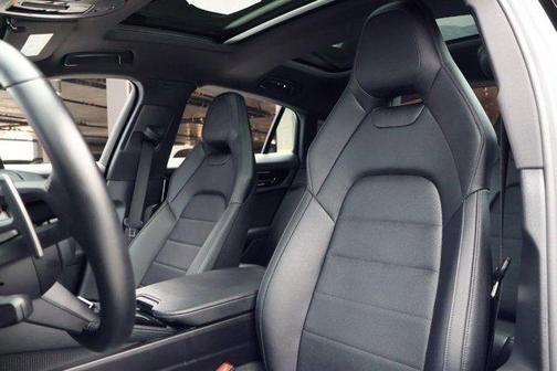 2024 Porsche Panamera 4