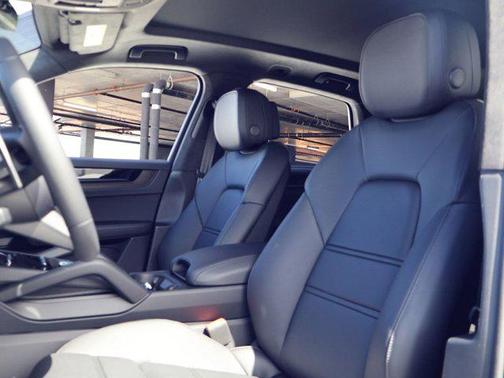 Arctic Grey 2026 Porsche Cayenne GTS