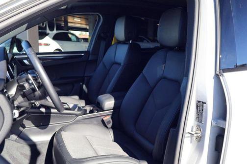 2024 Porsche Macan AWD