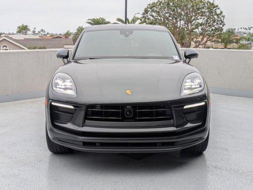 2023 Porsche Macan AWD