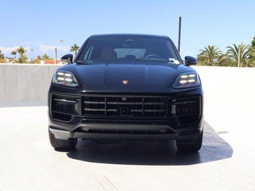 Chromite Black Metallic 2026 Porsche Cayenne Cayenne