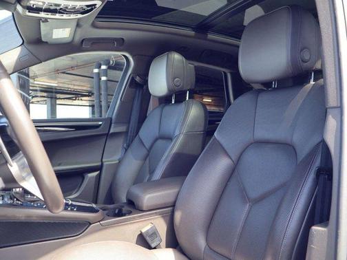 Rhodium Silver Metallic 2018 Porsche Macan Macan