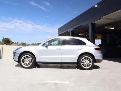 Rhodium Silver Metallic 2018 Porsche Macan Macan