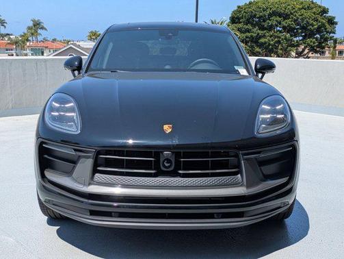 2025 Porsche Macan AWD