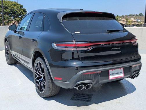 2025 Porsche Macan AWD